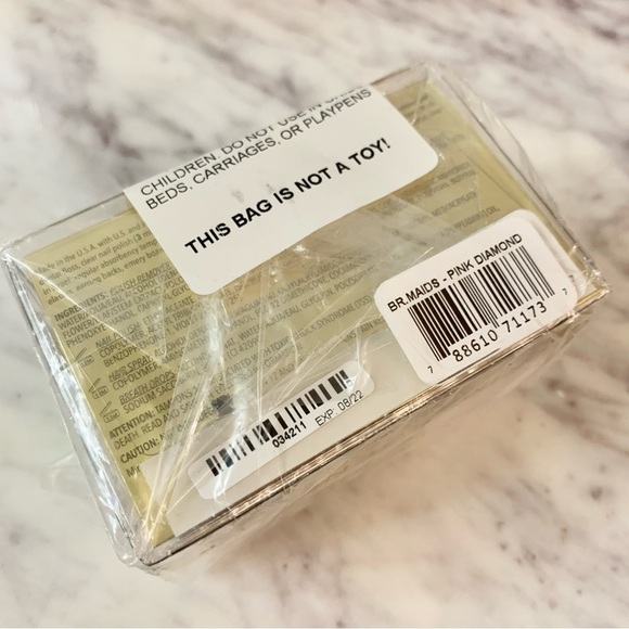 Iridescent Glitter Miniemergency Kit for Bridesmaids - Picture 7 of 7